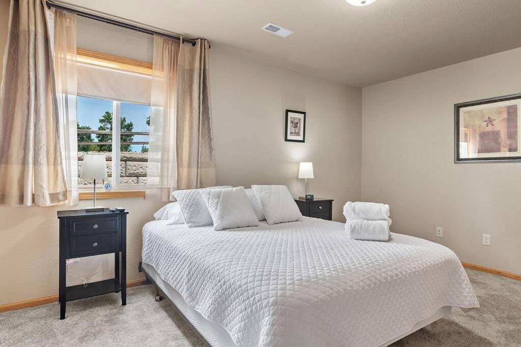 فيلا Convenient Townhouse - Near Airport مدينة رابيد المظهر الخارجي الصورة